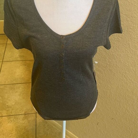 Joyfolie Size S Kamala Short Sleeve Henley Charcoal Gray Snap Neck Minimalist - Picture 1 of 12